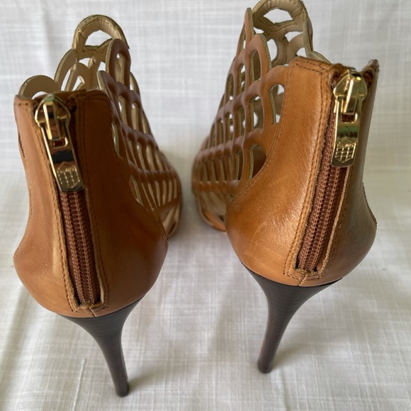 Vince Camuto tan scalloped peep toe stilettos - Picture 8 of 13